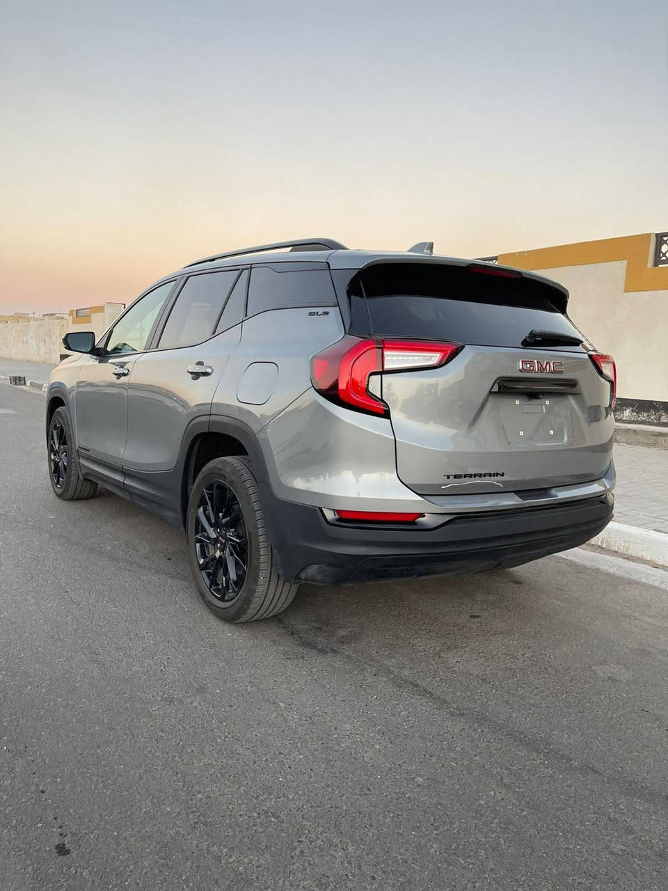 جمسي تيران وارد امريكي موديل 2024
الفئة SLE بلاك توب 
عداد المسافه 22 الف ميل 
الضرر خشم البنيد بارد 4 اصابع فقط
ايرباك الدركه فقط 
صور الحادث ناشرهن 
محرك 1500 تيربو 
مطعمه بلاك توب بالكامل 
دعاميه دنلي 
تبريد امامي خلفي
كشنات تدفئة 
كشن كهربائي
تشغيل عن بعد 
ابواب بصمه
رادارات 
حساسات 
اوتو هولد
اوتوب ستوب امامي وخلفي 
كفاله عدا البنيد 
وبقيه المواصفات المعروفه 
اللون رصاصي 
رقم فحص مؤقت تترقم جميع المحافظات 
دخول جديد مكانها البصرة 
حره بسمي 
هاتف ***********
السعر 195
