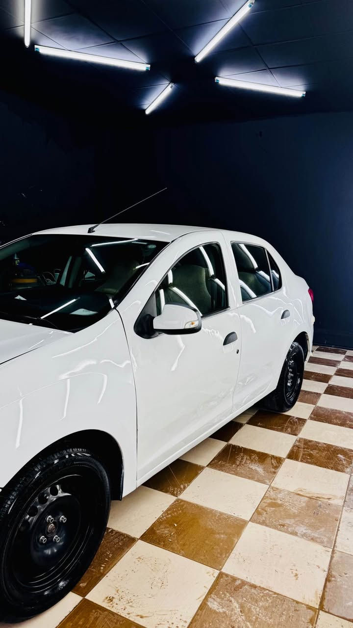 ڕینۆ سمبول 2016 
چوار تایەی تازە بۆ گۆڕاوە 
سەنەوی تا 2028 تازەیە
پاتری تازە گۆڕاوە
سەیارەکە تابڵێی جوانە 
چوار پارچەی بۆیاخە
سەیارەکە جایزەو لە سعرایە 
ژ.م   ***********   ***********
