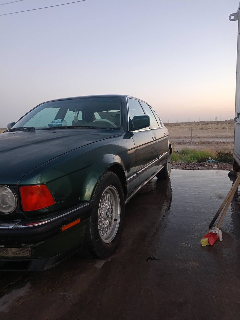 سلام عليكم للبيع فقط 
بي ام 740 اصل سنويه وبليته موديل 1993 مكينه او كير كفاله تبريد شرط ثلج حداديه اماميه خلفيه جديده تخم ويل او تاير كهربائيات شغاله منضومه زنون اصفر رقم بغداد شرط المداور السياره نصبته تخبل صفاحه موس صبغته مو حلوه يعني يرادله صبغ او بيه خياس بل جنطه او مصلح غرفته نضيفه كشنات كهرباء 16 حركه شغالات سستم صوت كامل مسجل شاشه قلاب اكسل رون ناصي يعني 3 اونص معدل 200 السياره جاهزه  السعر 53 او بيه مجال للشراي مكاني كربلاء ***********
