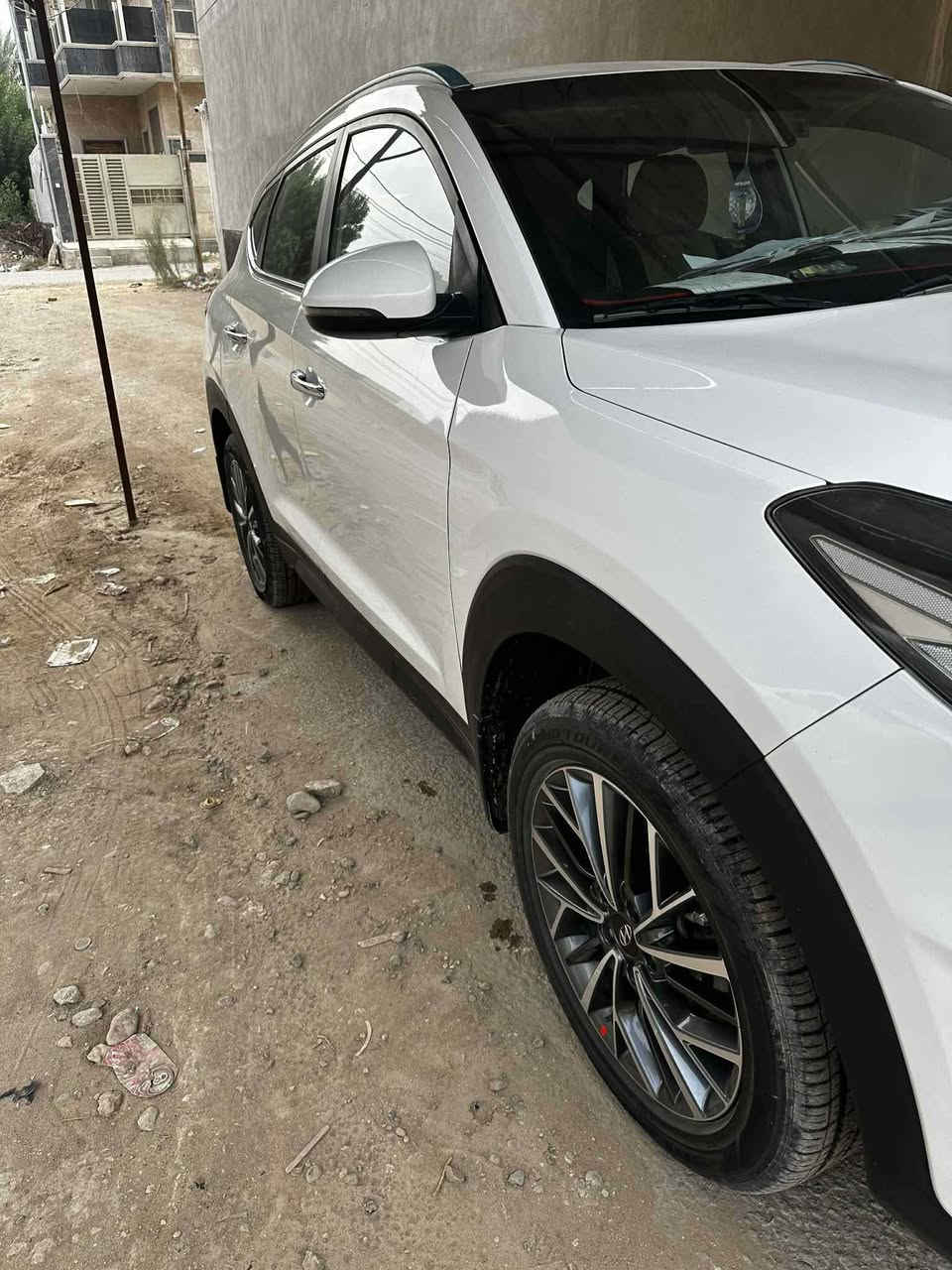 توكسان 2019 اربيل باسمي 
سياره فول بدون فتحه ماشيه131
مكفوله من الصبغ فقط بارد بالباب الخلفي
السعر 190
المكان حله حلة, بابل


**إذا كنت صاحب هذا الإعلان وتريد حذفه لأي سبب، رجاءا أرسل رسالة إلى الدعم الفني**