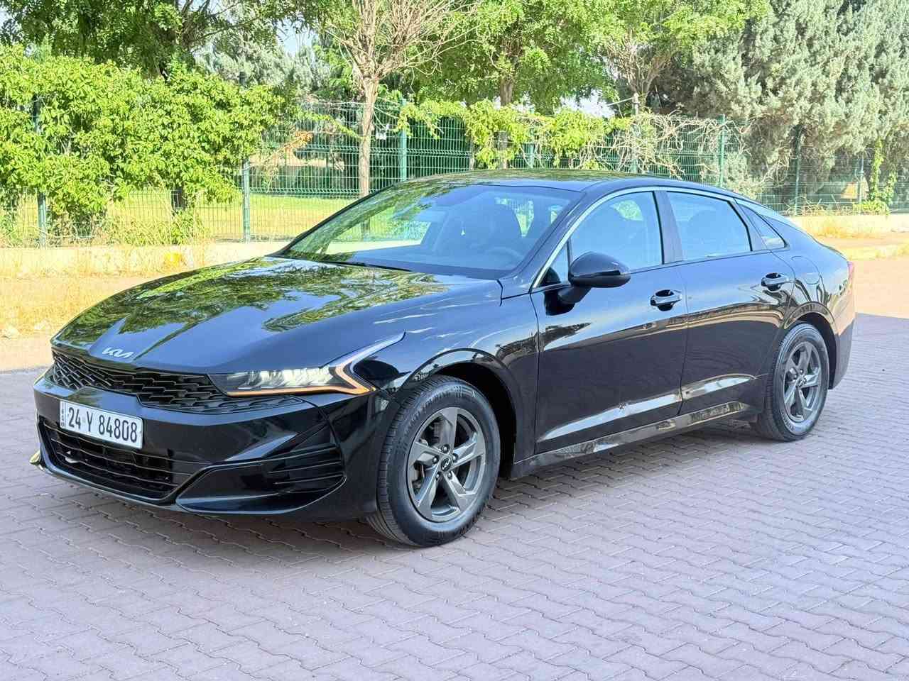 سلام عليكم  K5 2023
 بصمة تشغيل بصمة بيبان تشغيل عن بعد بصمة صندوق شاشه كبيرة كامرة خلفيه اوتو هولد هند بريد بصمة وبيه بعد مواصفات
حادثه بنيد صبغ وبيه رصعه بالشاصي
سعره  مناسب 135 ورقه وبيه مجال 
مكانه بغداد المنصور
الاتصال على الرقم ***********
