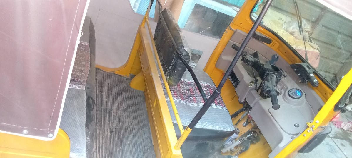 سلام عليكم تكتك للبيع مديل 20 تكتك خير من الله مرقم بسمي مصبوغه عام معمره بس  الدواسات لوره السعر 6و 200 وبيه مجال بغداد الغزاليه الهاتف ***********,,,,***********
