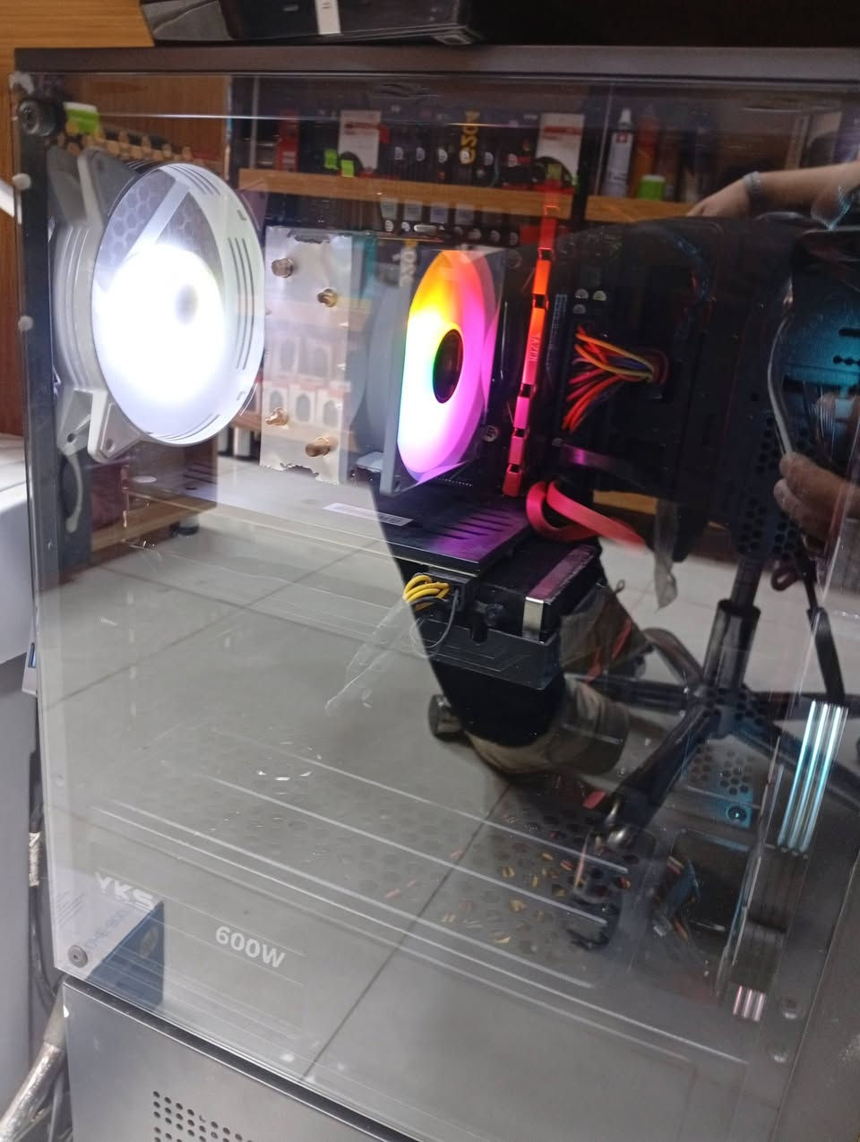 تجميعه كامله ونضيفه 
Intel Xeon E5-v3 
RAM 16 GB 3600
Hard 256+512  
كرت شاشه rx580-8GB 
بور سبلاي 600Watt 
كيس يحتوي على 4 فانات تبريد 
شاشه 144HZ سامسونج 2hd 1Dp  
يو بي اس 1500 تايكر 
ماوس ريد دراغون اصلي 
متوفر توصيل لجميع محافظات العراق 
مكاني بابل


**إذا كنت صاحب هذا الإعلان وتريد حذفه لأي سبب، رجاءا أرسل رسالة إلى الدعم الفني**