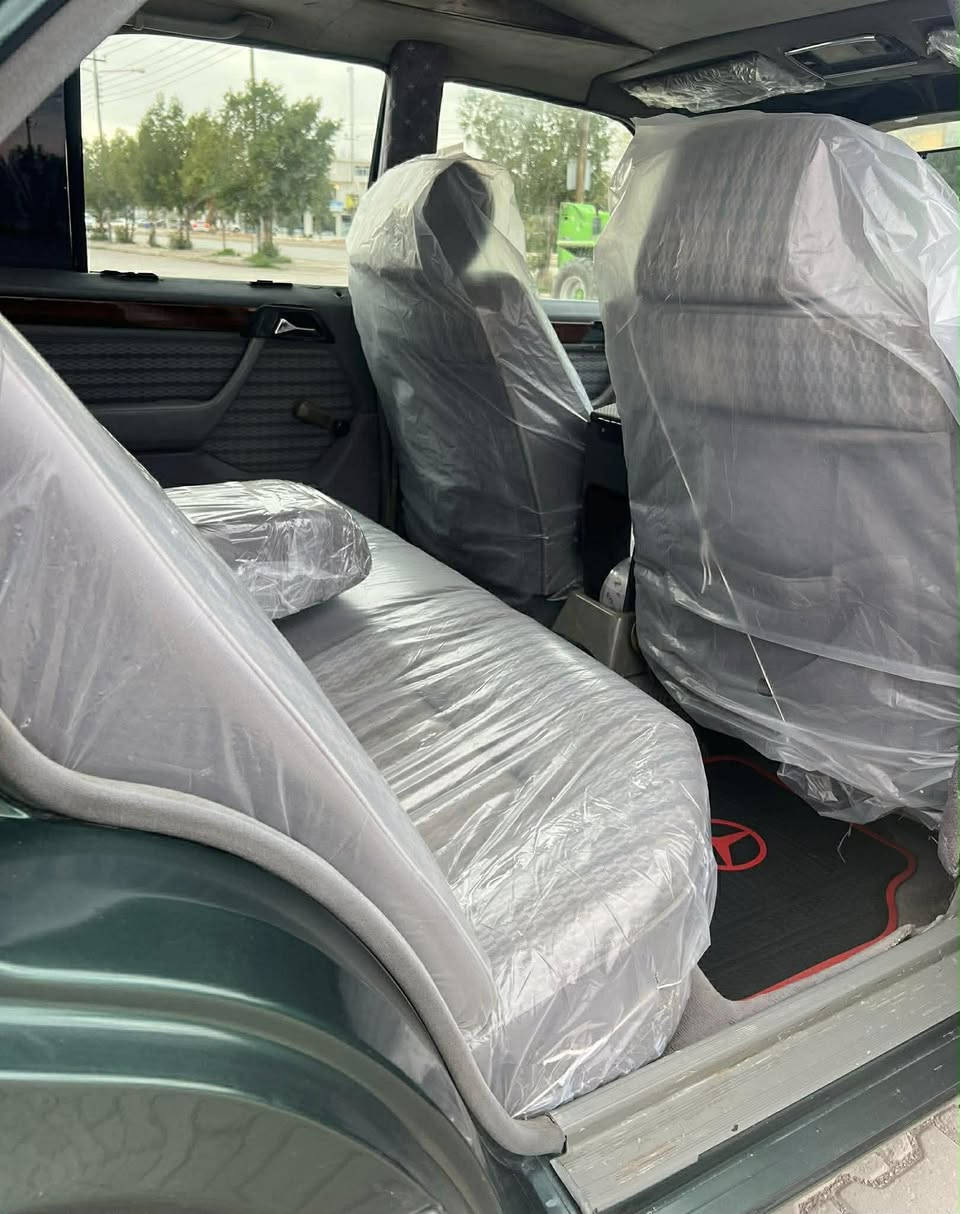 للبيع سياره مارسيدس دب 3000 بدون ضربه صبغ عااام للجماليه 4 ويل مع 4 تايرات جديد مصار يومين شاده
سنويه لحد 2029 جديد صدر امامي خلفي صار اسبوع سوينا يعني سياره جاهز من كل نواحي بشرط تحويل فقط
سعر 65 و بي مجال *********** واتس اب _ مكان سياره ديالى  خانقين
