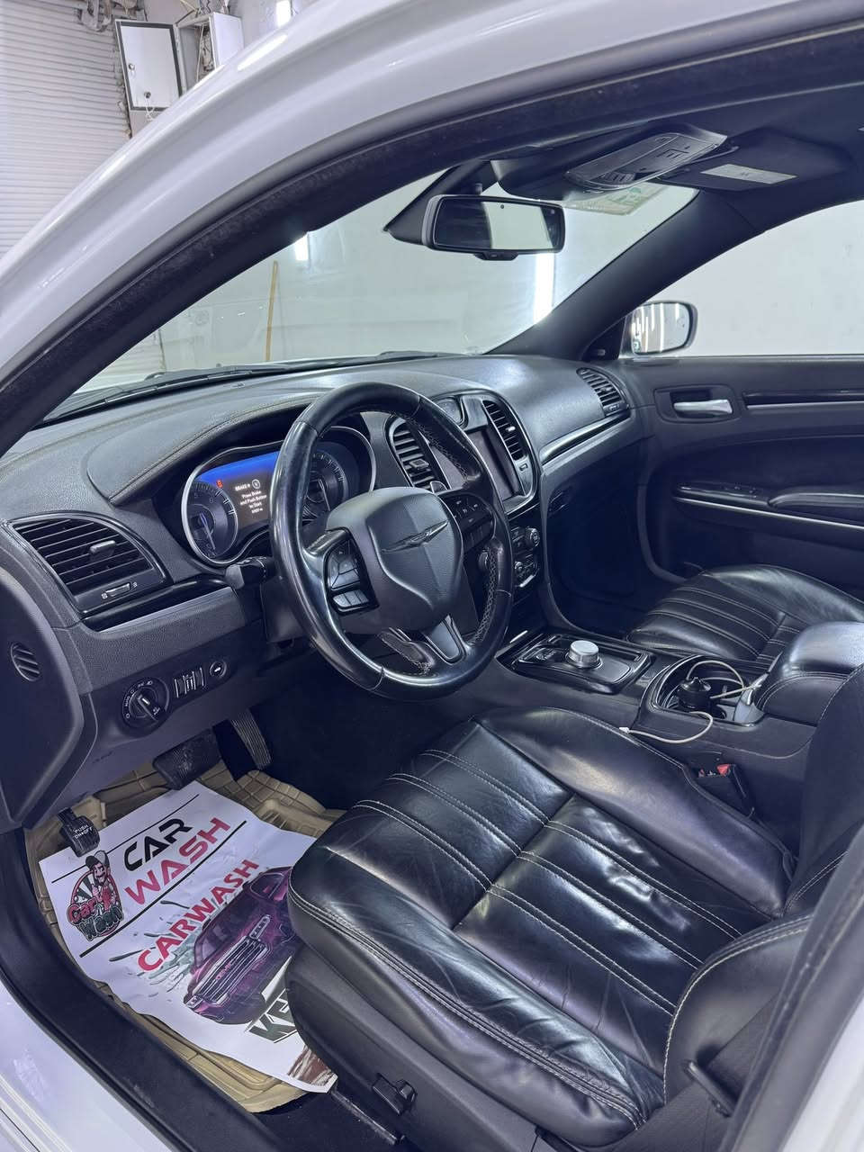 السلام  عليكم
اوباما 2021 S بدون  فتحه  
رقم  سليمانيه  تحويل  وكاله  
موصفات  S فول عدا  الفتحه  
رادار  جانبي 
حساسات 
شفتات  سترين 
كشن  تدفى  
تشغيل عن  بعد 
باقي الموصفات  معروفه 
السياره  حادثه  نص جاملغ  امامي فقط  مصلح  نفسه  بدون  ارباك  بدون  دواخل  
السعر 265  
مكاني كركوك  
***********
