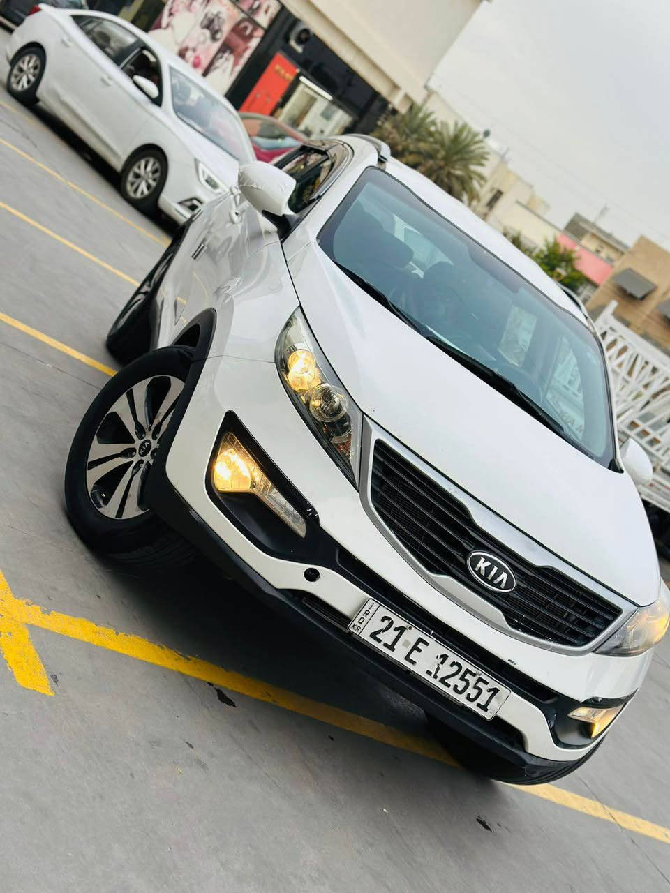 السلام عليكم اخواني 
سبورتج خليجي ٢٠١٢ للبيع او المراوس بشمالي فقط
مكينه ٢٠٠٠ دوش كير At سليم 
شاشه كامره بلاد
كشن كهرباء
تخم تاير جديد 
سويجات ٢
السياره بيها جفيه جهه السايق  بجم مكفول حوض مكفول التصليح فقط تكمه السايق  والأبواب 
ابيع عام مكفوله من القص 
سنويه لل٢٧ لوحات جدد هزه خلصانه 
ابيع شرط التحويل والغرامات 
السعر ١١٠ وبيها مجال مكاني بغداد البنوك - الدوره 
للاستفسار *********** بغداد, العراق
