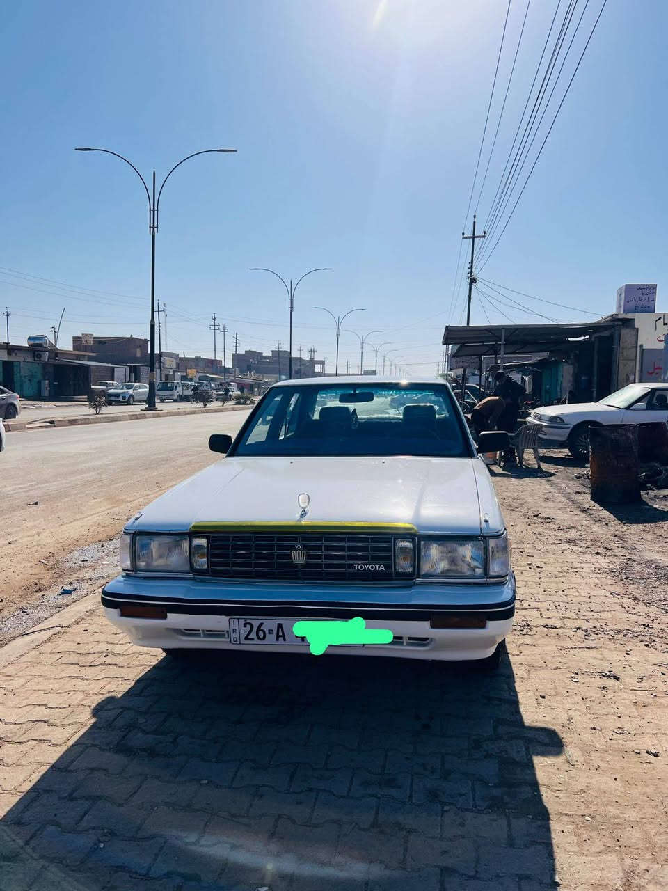 السلام عليكم سياره سيدان للبيع موديل 1990 محرك كير بطه 2500 شرط تدفئه نار صدر تايرات كلو نضيف رقم صلاح الدين دولي سنويه 2029شرط التحويل  بيها جاملغ و بونيد صبغ بدون دواخل سعر 63 وبيها مجال قليل اتصال ***********
