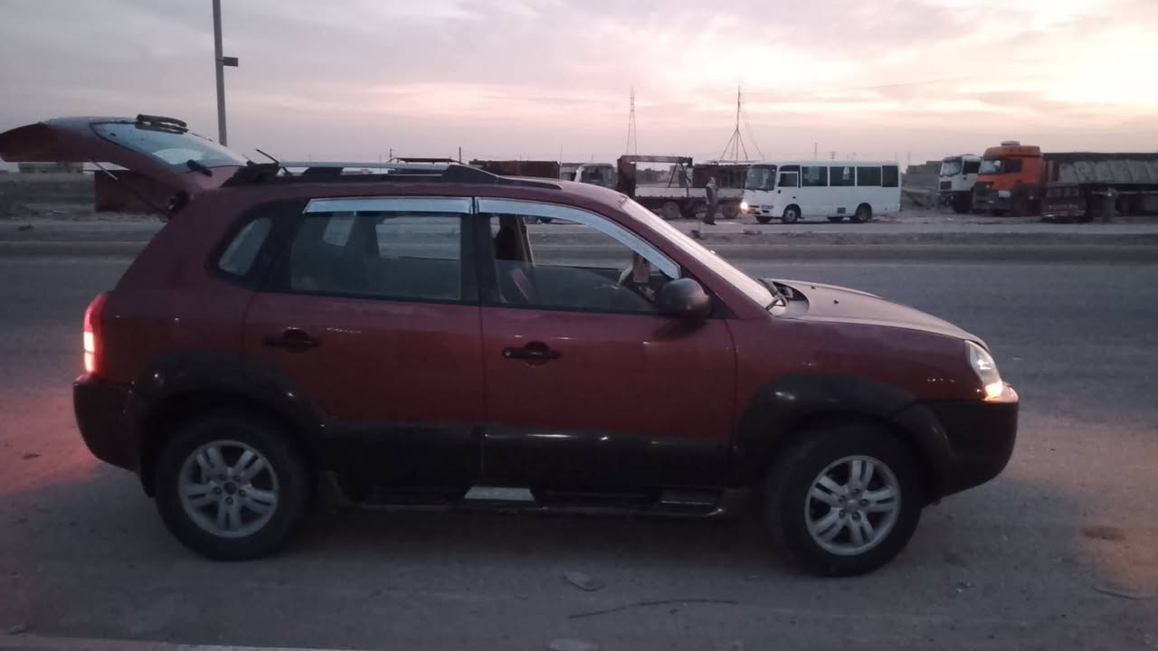 السلام عليكم
هيونداي توسان🚗
موديل:2008🥳
وارد: خليجي✅
حدادية جديدة ✅
كهربائيات ما بيها اي نقص✅
محرك و گير اداء+ ضمان (زيت موريس+ماء راديتر زيتي)✅✅✅
گير عادي بلاد✅
راديتر جديد✅
جام  تحكم كهربائي✅
تبريد  ثلج🥶❄️🌬️
شاشة📱اندرويد✅
عبوة كاملة جديدة✅
كاميرا أمان(داش كام)✅
السيارة على وضعها و ادامة اول بأول(جناي)👍✅
جيلاتين قطعتين👍
تحويل ثاني يوم+ لوحات انگليزي الجديدة✅
مكان السيارة: السماوة/ الخضر 
السعر: 85 ورقة.
للإستفسار/***********
او مراسلتنا على الخاص🌹
