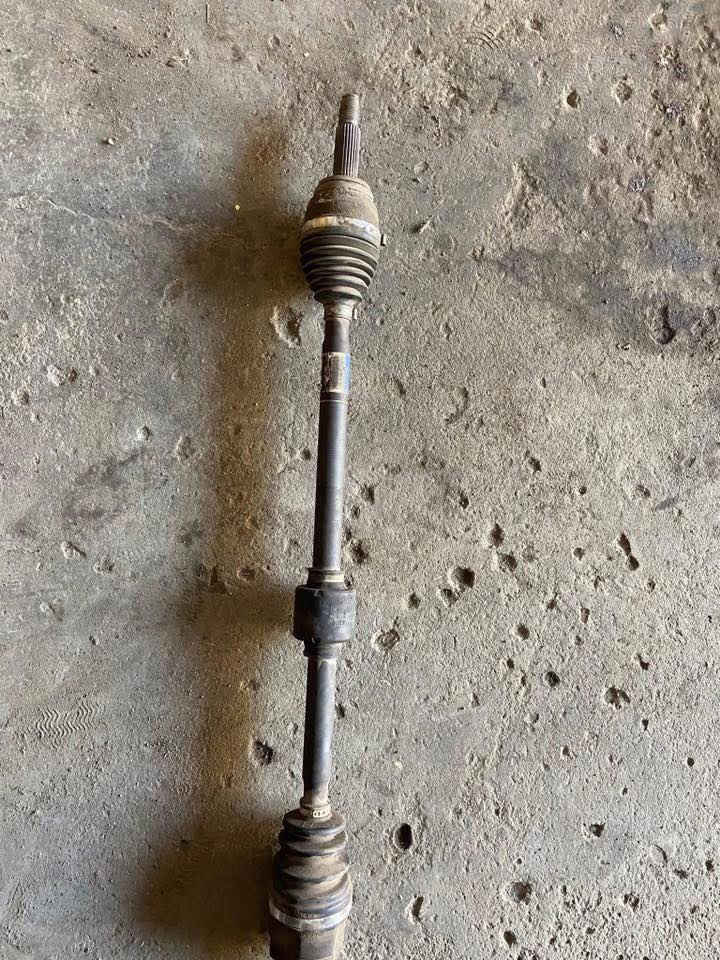 سلام عليكم غراض اكسنت لبيع ‏العنوان بغداد ***********
