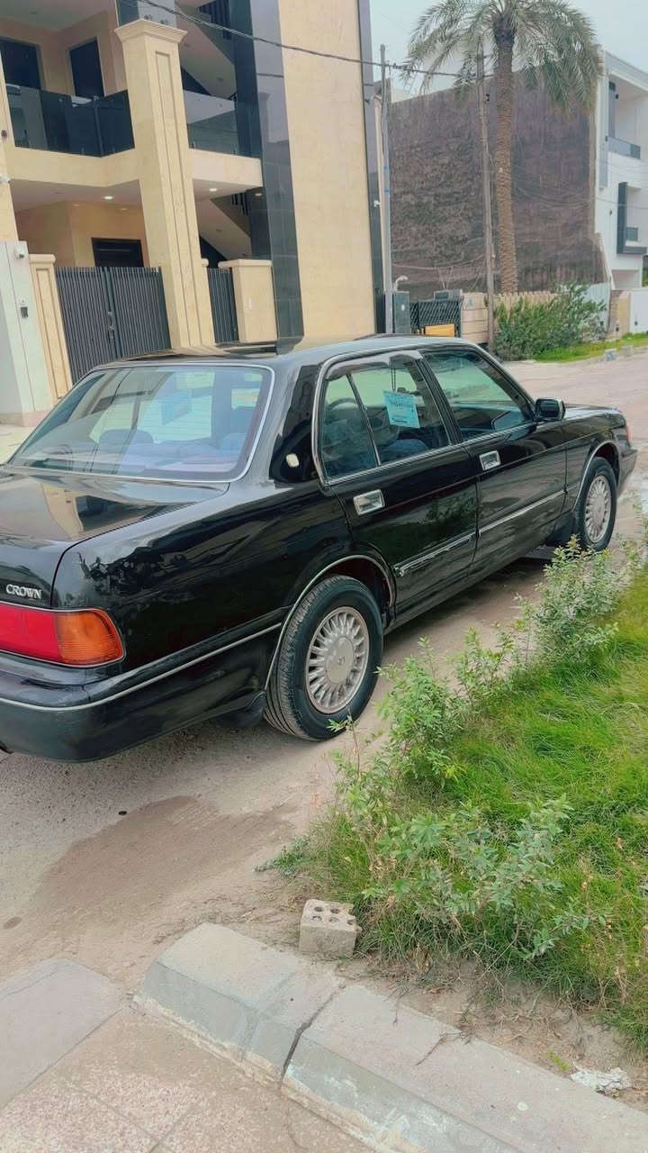 سلام عليكم سياره فول موصفات تبريد خلفي ثلاجه فول مكفوله من ضربه والصبغ والكص تحول ثاني يوم سياره بسمي قطره صبغ مابيه بلاد موديل 93 سعر 75 بيه مجال ***********
