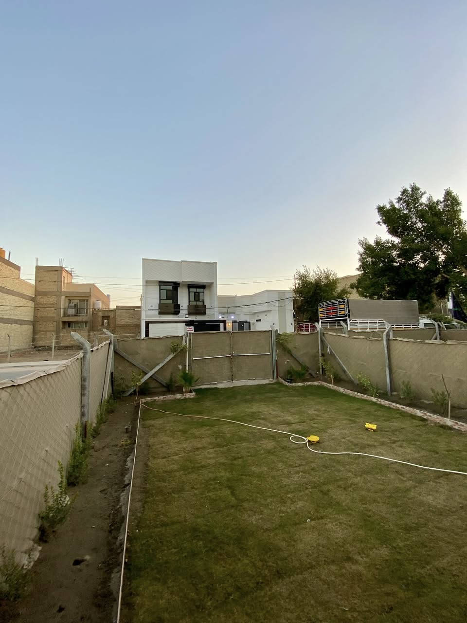 ▫️سلام عليكم
🏠بيت للبيع

🟨مساحه البيت150م

🟥مكان مميز حي ميسان منطقه 15 شارعه 15 خلف شارع كيات
▫️يحتوي علي طابقين

▫️طابق لاول/ ستقبال  صاله مطبخ غرفه 

▫️طابق الثاني/ ثلاثه غرف وصاله

🟩حديقه كدام البيت 

▫️للاستفسار تصال على الرقم :***********
