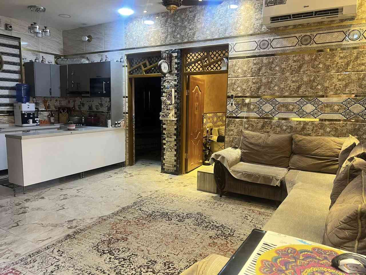 بيت للبيع في منطقة البلديات زراعي بيت فنجان باب خروج محطة وقود ضياء الحلفي المساحة ١٠٠ متر ١٠*١٠  عرض #الفرع عشرة متر البيت جاهز وبدون نواقص اربع غرف نوم طابقين ونصف للاستفسار
 ***********
