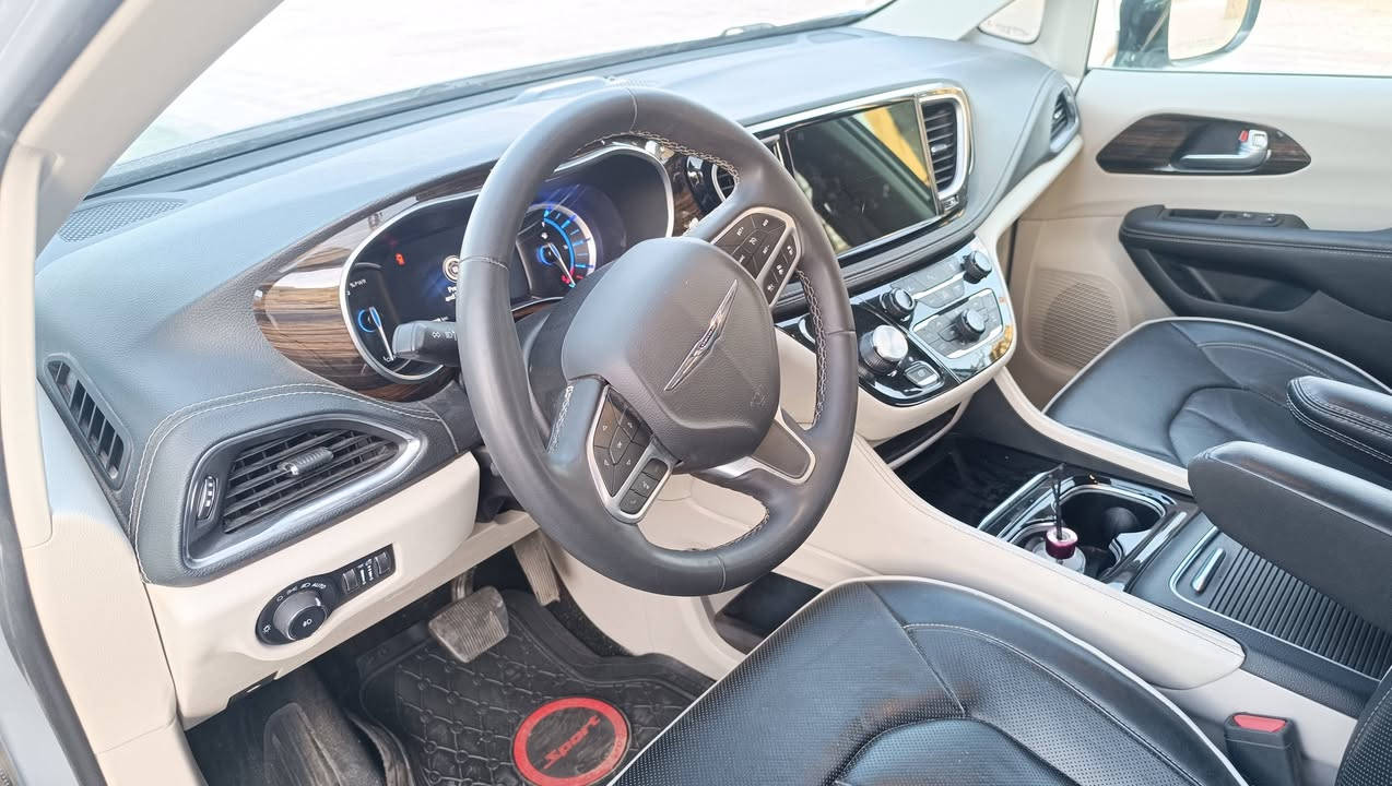 السلام عليكم 
باسفيكا هايبرد لمتدد موديل ٢٠٢٣ 
حادثها كما موضح بالصور بدون ايرباك ماشية ٤٥ ألف مايل 
رقم بغداد باسمي جاهزة الآن بدون نقص 
مواصفاتها 
بانوراما مري شفط أبواب وجنطة كهرباء تشغيل عن بعد دشبول متصل شحن وايرلس رادار امامي وخلفي وبعد بيها مواصفات 
سعرها ٢٧٠ ورقة 
موجودة بغداد وكربلاء 
للتواصل ***********
***********
