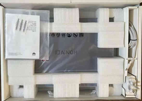 اللابتوب الانيق هواوي ميتبوك  14 - Huawei MateBook
لابتوب من الفئة العليا 
 اصلية مال اسواقنا لا بالة ولا مجدد مع الكارتون والشاحن الاصلي .. نظيف جدا عدا خدش بالظهر والصور حقيقية 
جودة تصنيع عالية 
-معالج انتل كور i7 الجيل 1165G7
 رام 16 GB
هارد 512 SSD 
-شاشة 14 لمس 2k
- منافذ متعددة تايب c وتايب A وHDMI 
-بصمة في زر التشغيل مع كامير مخفية بالكيبورد
خفيفة وزن 1.4 كغم
شحن سريع 65w
- ويندوز 11 اصلي

السعر 750 الف 
واتس ***********

Processor: 11th Gen Intel Core i7-1165G7Graphics: Intel Iris Xe GraphicsMemory: 16 GB  3200MHz RAMStorage: 512 GB NVMe PCIe SSDDisplay: 14-inch IPS touchscreen with \(2160\times 1440\) resolutionOperating System: Windows 10 HomeConnectivity: Wi-Fi 6 (802.11ax), Bluetooth 5.1Ports: Includes a full-featured USB-C portAdditional features: Fingerprint Power Button, HUAWEI Free Touch with a built-in Huawei Share tag, and a backlit keyboard
