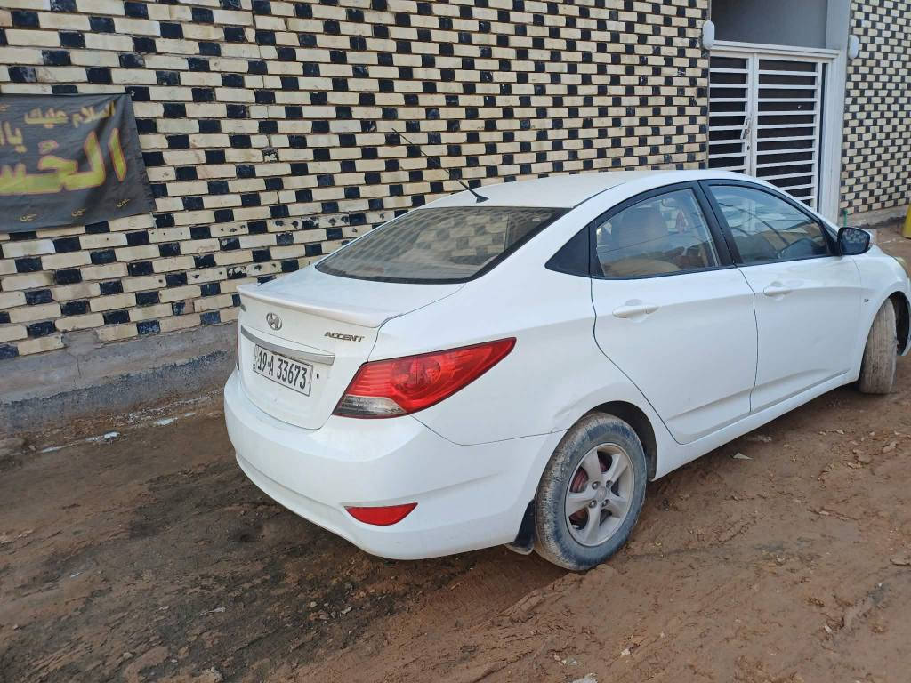 السلام عليكم  ورحمة الله وبركلتة 

اكسنت موديل 2012 بيه فقط دور الجاملغ الخلفي صبغ والباقي كفاله لا فتح ولا تبديل 
مكينة 1.6 جديد بمعنة الكلمه السيارة ماشية 229 الف سنوية جديدة لل2029
مكان السيارة نجف
السعر 92
للاستفسار اتصال على الرقم التالي 
*********** كربلاء, العراق
