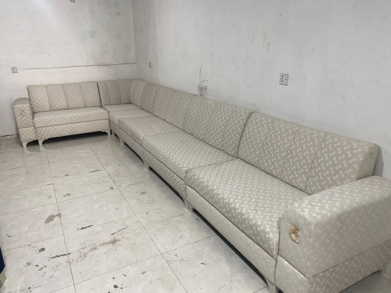 قنفة L10 نفرات سعر 190 الف مكان اربيل توصيل اربيل تواصل علي واتساب ***********
