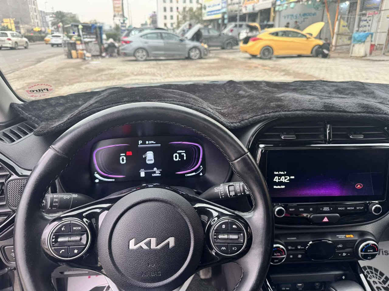 كيا صول
كيا صول 
موديل 24
محرك 2000 دوش
رقم اربيل
بجم كبس حادثها قبق صندوق نفسة 
معدل بدون صبغ ايرباكات سليمة
فول مواصفات 
السعر 170 
للاستفسار ***********
