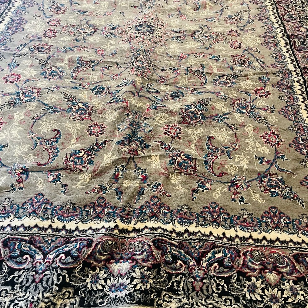 زوليه نضيفه للبيع استعمال قليل نضافه ٩٥٪؜ مكاني البصره المعقل لايوجود توصيل سعر ٦٠ الف