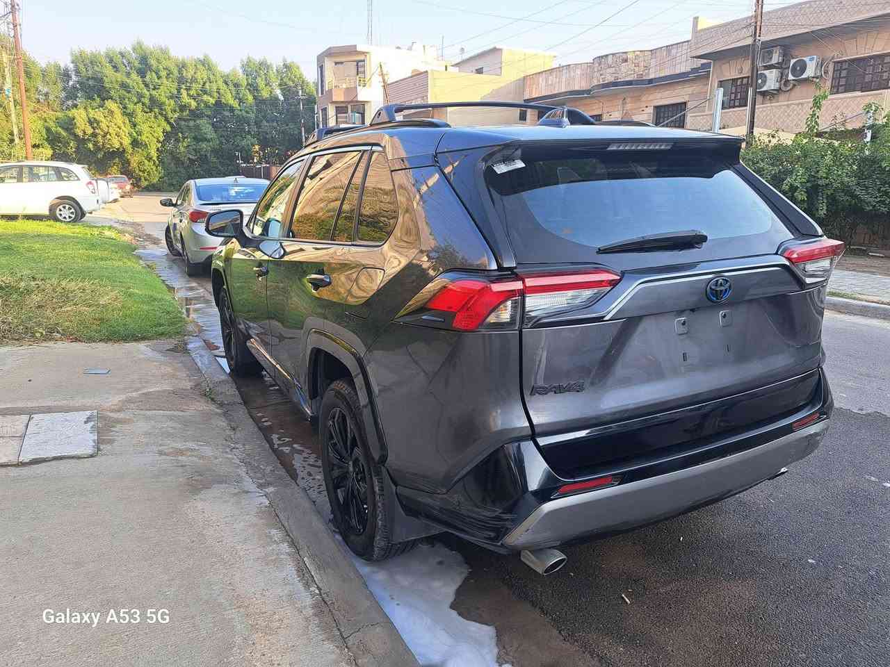 السلام عليكم 
للبيع 
rav4 se Hybrid 2024
ماشية ٣٣ الف ميل
السعر ٢٢٥٠٠ وبيها مجال 
المكان العامرية 
الحادث موضح في الصور 
للاستفسار ***********

