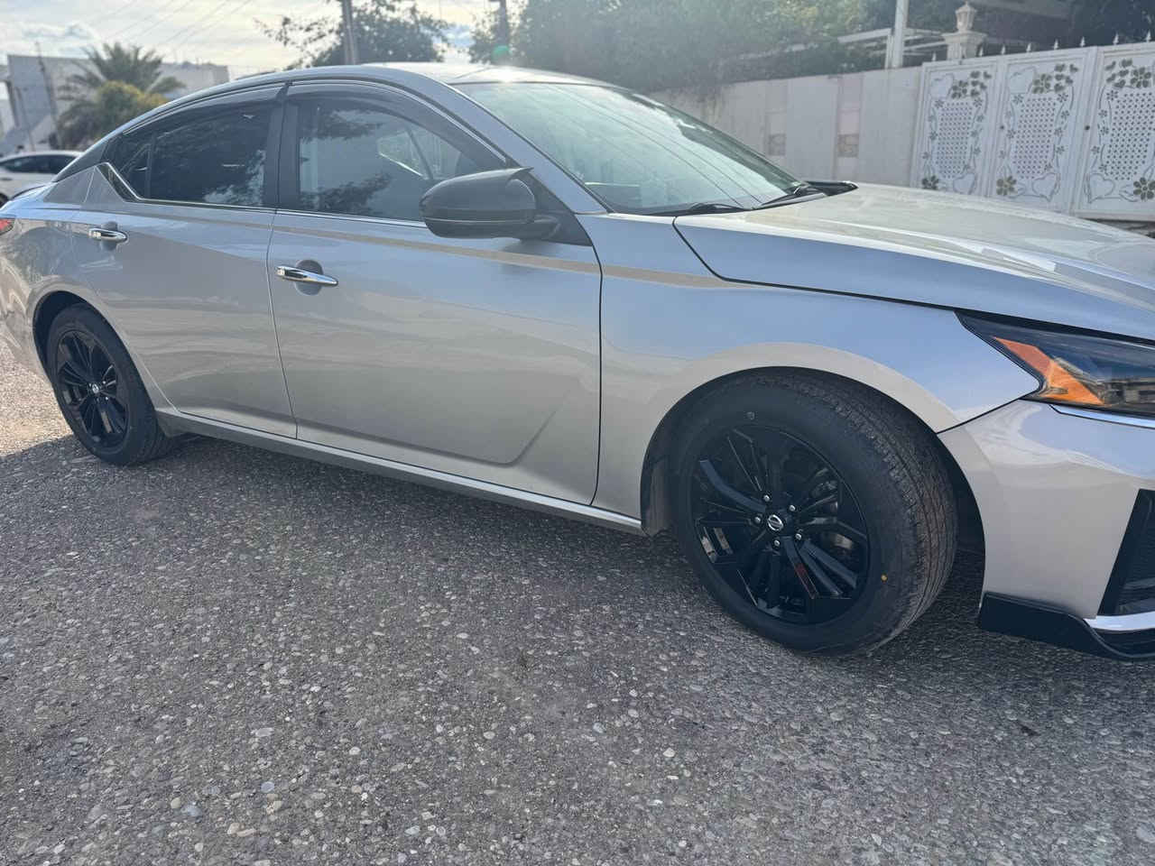 السلام عليكم ورحمه الله وبركاته

نيسان التيما موديل 2023 

مواصفات S 

رادار امامي وجانبي

تحديد مسار 

كاميرا خلفيه 

شاشه وسطيه 

تحكمات ستيرن 

بصمه 

تشغيل عن بعد

تايرات وويل  SR قبل 3 ايام شديتهن

دخول جديد وترقيم قبل اسبوع بأسمي

سيرفس كامل من دهن وباتري جديد 

جاهزه من كل النواحي 

صبغ فقط واجهه الصندوق والهلال الخلفي تقريبا شبرين  والباب الخلفي صار بي تعديل pdr بارد كلش قليل رصعه وانسحبت 

ايرباك وشواصي ودواخل شرط الفحص 

السعر 165 وبيها مجال بسيط 

للاستفسار ***********

موقع السياره كركوك كركوك, العراق
