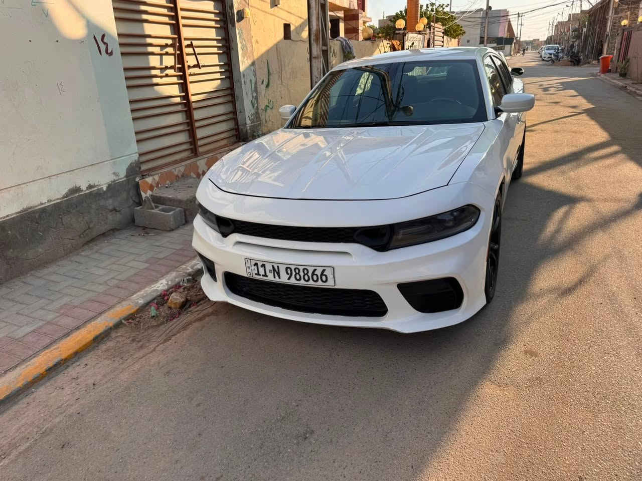 السلام عليكم
جارجر sxt موديل 2016 
لون ابيض ماشية 111 الف مايل المواصفات معروفة ومثل ماشوف كدامك بالصور 
حادثه بيبان ثنين مبدلات ومصبوغات والجوملغ الامامي مصلح نفسه ومصبوغ والجوملغ الخلفي مابي شي بس مصبوغ شويه منه ملاون وي البيبان
السيارة رقم بغداد الجديد بسمي مداور ثاني يوم
السعر  175 وبيهة مجال
مكان السيارة بالديوانية 
*********** اتصل وبيك خير وتدلل
