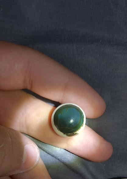 سلام عليكم احجار للبيع
جزع يماني طبيعي 
حديد صيني مخطوط عنوان بصره 
***********
