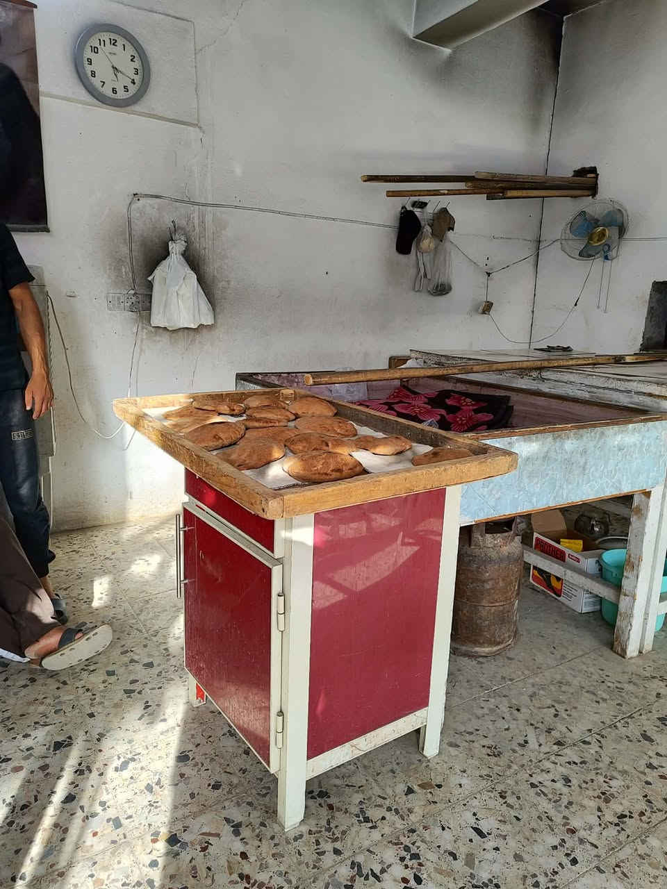 فرن للبيع النجف حي الرحمه شارع عشرين ***********
