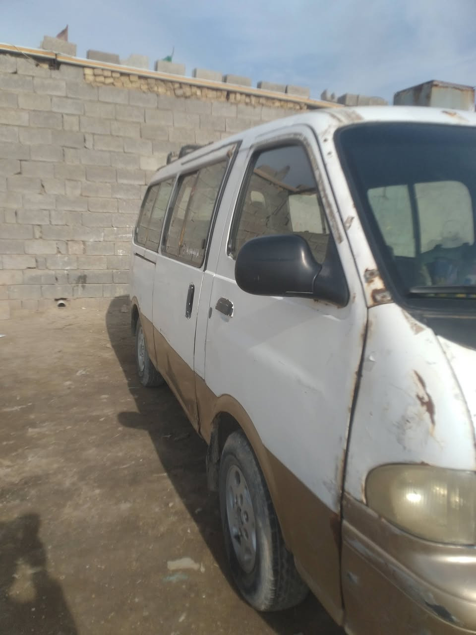 اسلام عليكم  بريجو للبيع ٩٧ بأسمي تحويل ثاني سعر ٤٠ عنوان بغداد سياحي عماري ***********
