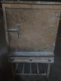 عندي 2مثل هذا الفرن للبيع  للإستفسار الاتصال على الرقم التالي  0781032...