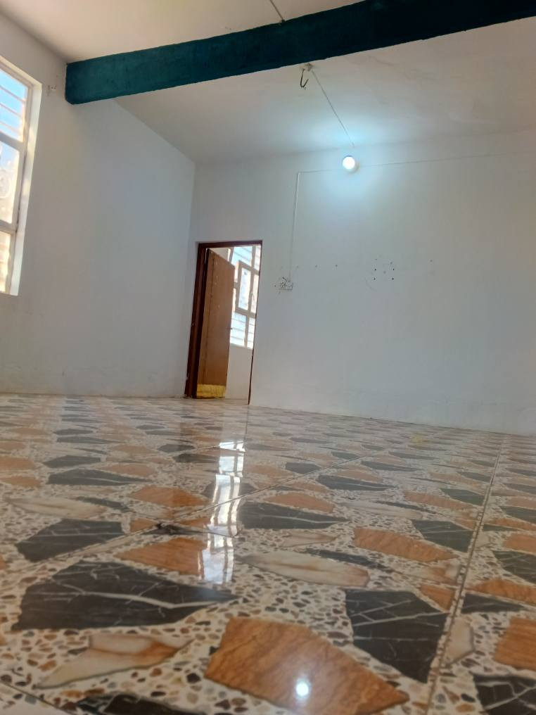 شقه للايجار100متر حي الوفاء شارع عشرين غرفتين وصاله ومطبخ مفتوح سطح خط مولد *********** النجف, العراق
