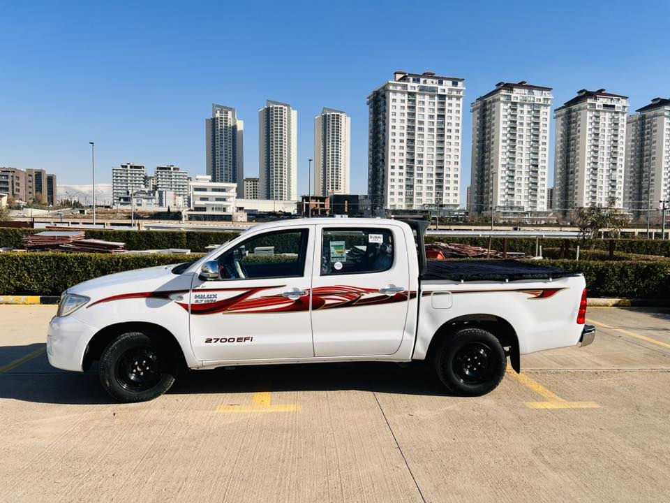 السلام عليكم للبيع بيكم تويوتاهايلوكس
موديل2010  مواصفات سعودي 
السيارة جدا نظيفة كلشي بشرط . 
مايحتاج دينار مصرف نهائيا .
شاصي 19

محرك كير كفاله. صدر حداديه جاهزة وبشرط 
سياره جاهزه من كلشي تبريد وتدفئة كلشي على بلاد 

تخم تاير جيد . مواصفات سعودي معروفه 

السعر:170وبيه مجال

رقم الهاتف:*********** 
رجاً كلشي واضح بصورة الشراي يتصل مباشراً بدون تعليق مع احترامي للجميع
