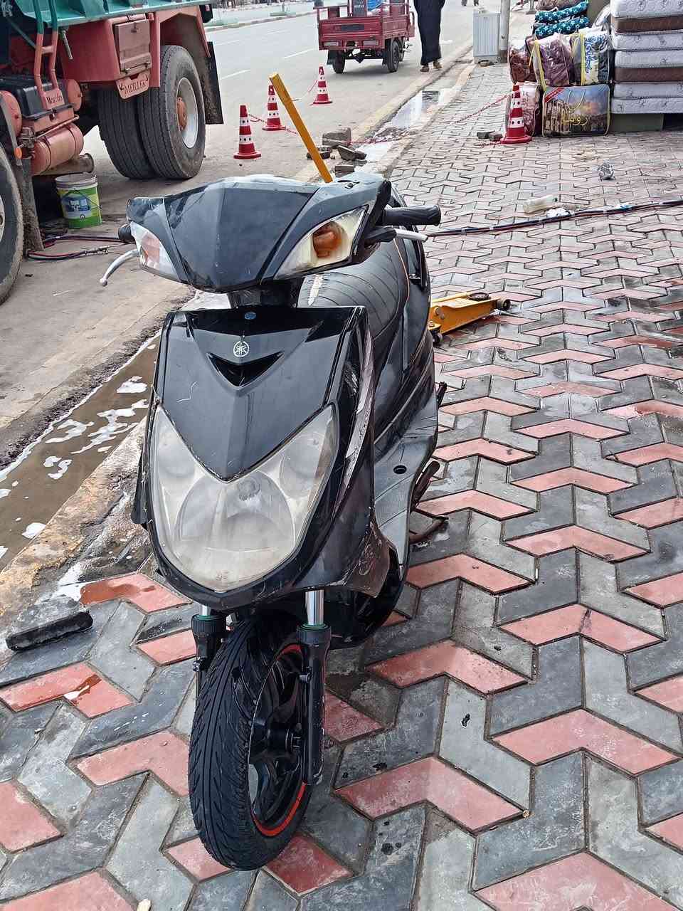 سلام عليكم دراجه سكنس فحل لبيع سعرها 600 تواصل وياي ***********
