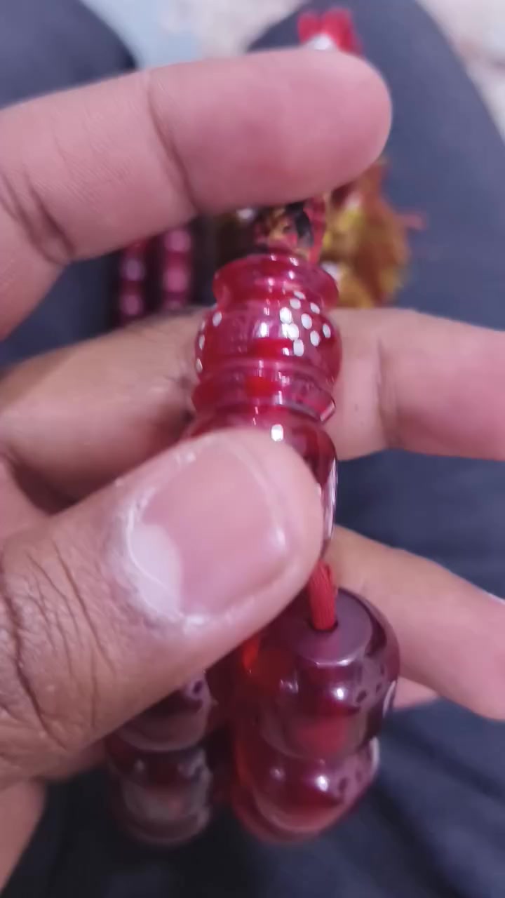 فاتوران الماني قديم انتيك الانتيك قطعه شعواط بطاريات عقود المانية 35 حبة شاهد قطعتين طقعه فحلة خشنه السعر خاص 
***********
