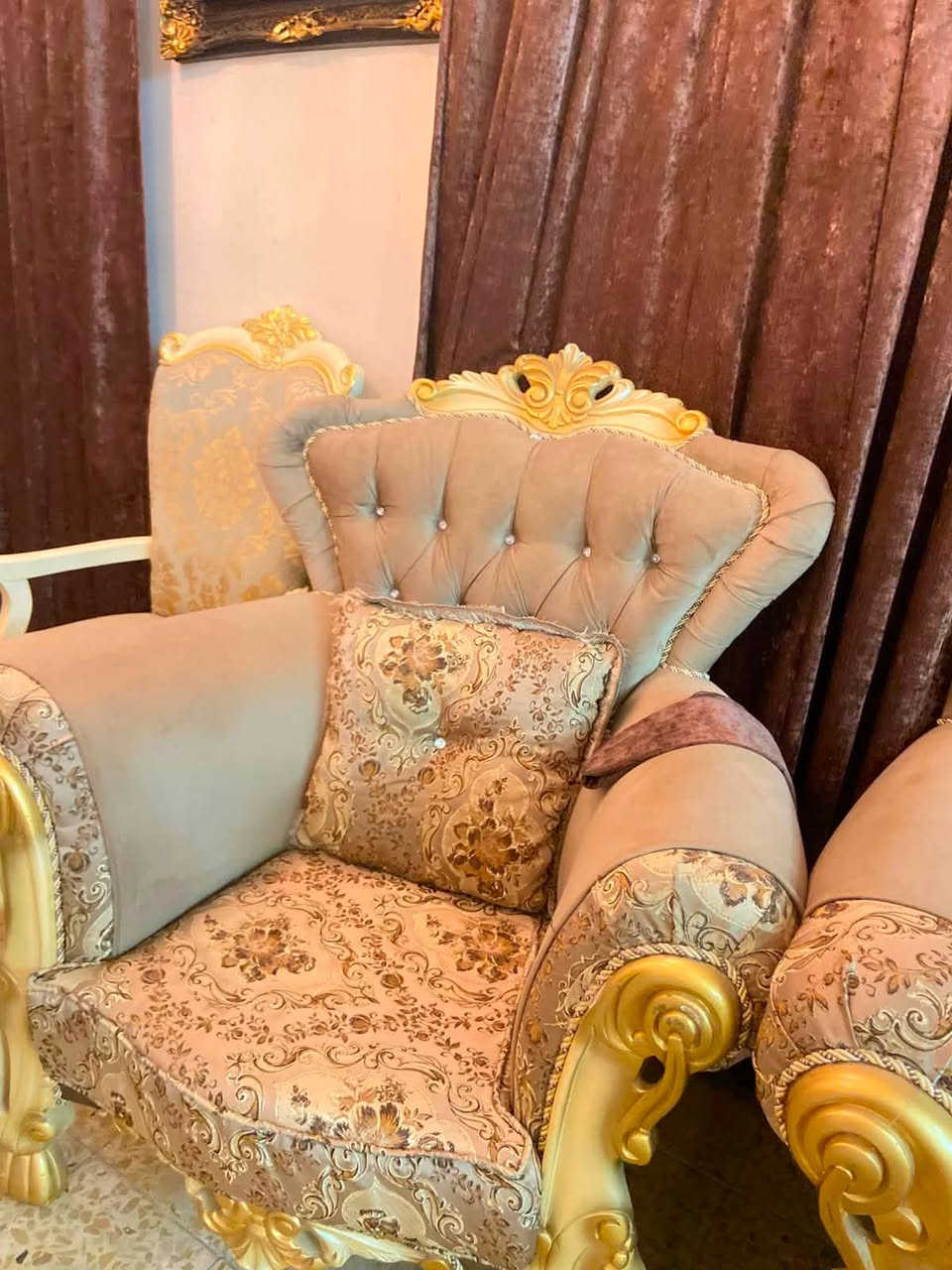السلام عليكم للبيع الاستفسار والتواصل على الرقم ‭***********‬ مكان بابل

