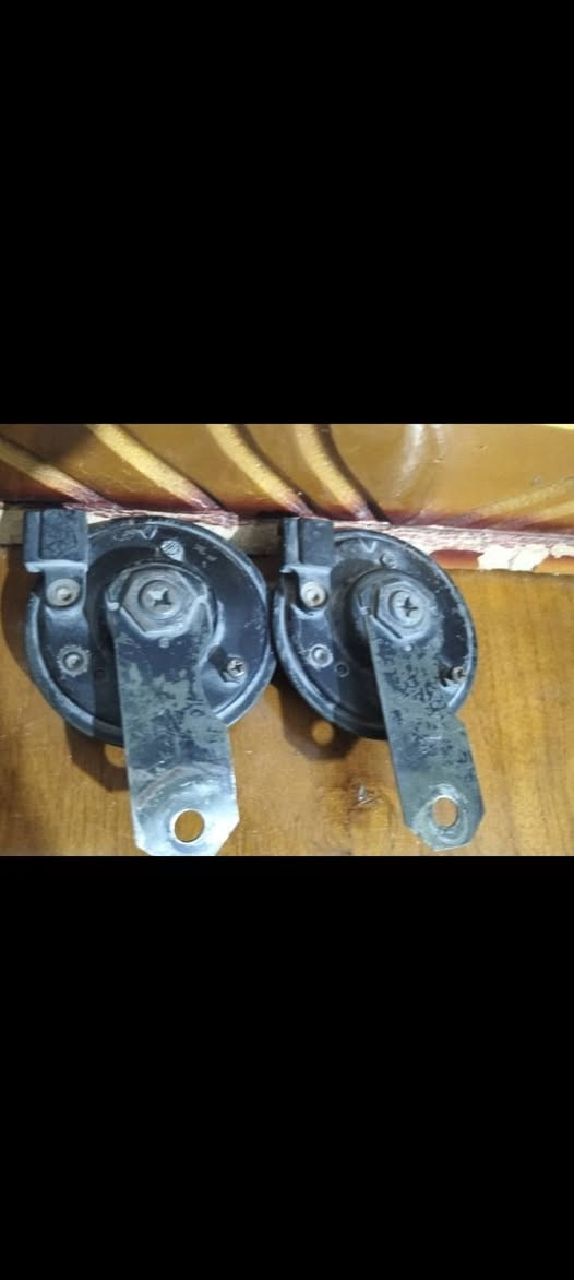 سلام عليكم شباب البييع هورنات الكزز
نعومه فول 
الون زيتوني نثيه وفحل مكاني بغداد
سعرهن 90 الف 
وبيهن مجال الطييبين
رقم هاتف  ***********
