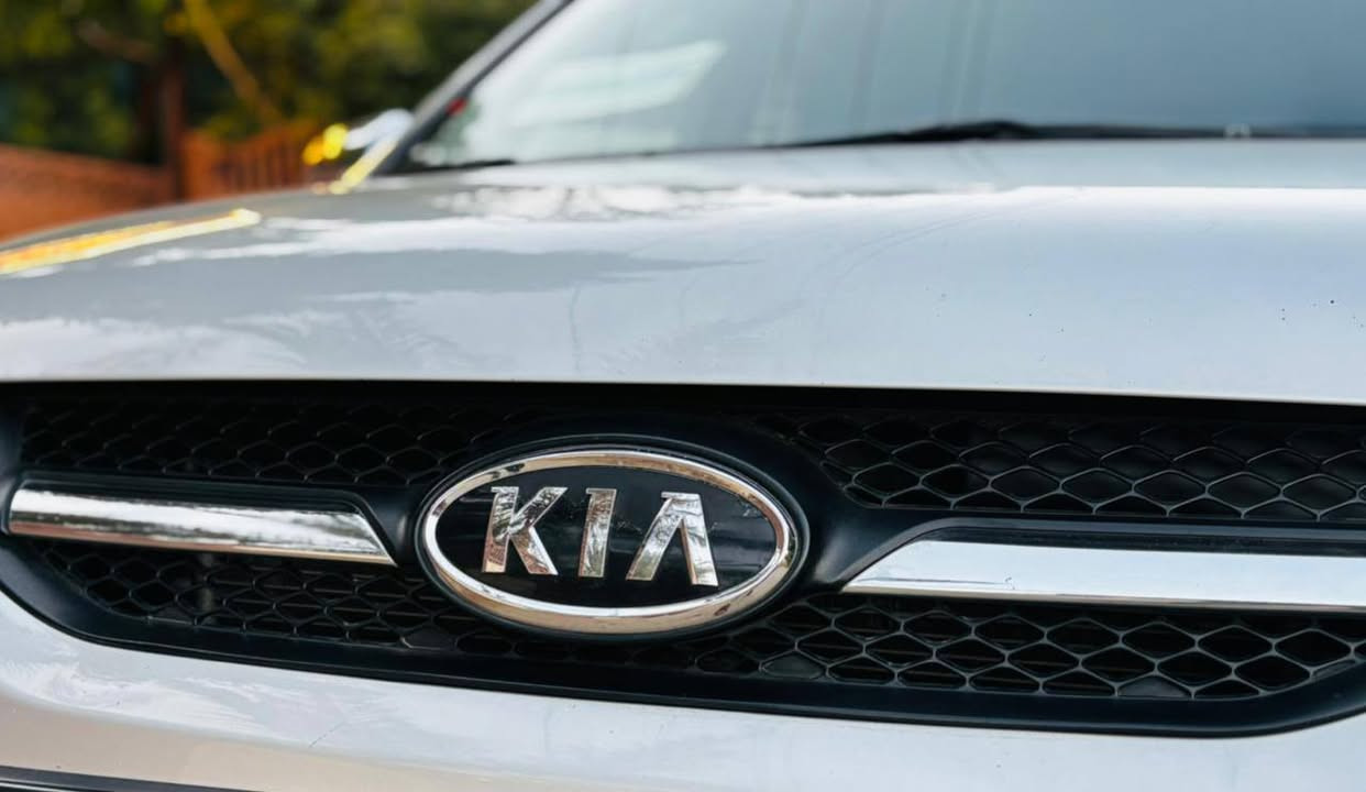 السلام عليكم
للبيع كيا سبورتج موديل 2009 الشكل المفضل في السوق العراقي 

رقم بغداد النموذجي الجديد بسمي سنويه جديده هزه جديده ماشيه 150 الف استخدم واحد من 2009

مكفوله من الصبغ والضربة والفتح والتبديل والبارد والزنجار الجراد حتى الدعميات والكفرات

فول اوبشن فئة لمتد

فتحه أربعة دسك ويل كب كشنات جلد تدفئه وتكييف بالكشنات 

مري شفط تبريد لمس وشاشه 

سويجه شخاطه سستم نيكل كوري اصلي من الشركه 

كير محرك حداديه كهربايات تبريد شرط الكفاله وعلى وضع الشركه 

غرفة السياره بعدهي على وضع الشركه لا شخوط ولا شي مكسور صندوك السياره لوك وسبيره منازل جك وعدت الشركه بيه 

مكان السياره بالحله سعره 133ورقه ***********
