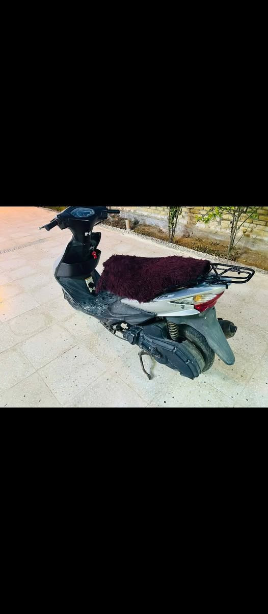 السلام عليكم 
بيع او مراوس بدراجه أربعه 

 دراجه ادرس ياباني نوزل 125دراجه نضيفه خير من الله ناعمه نضيفه ما بيها اي نقص كله شغال نكره سلف هندر كهربائياتها شغاله دراجه ما بيها اي نقص سعر 450شراي يتصل ***********

مكان اطوريج
