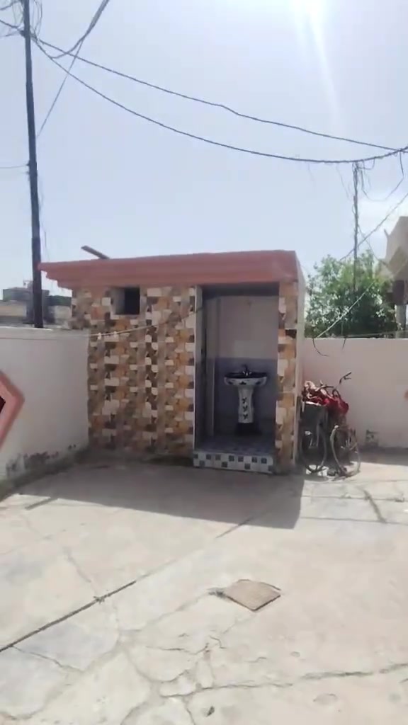 السلام عليكم بيت للبيع العنوان التاجي قرب مدرسه السرور خدمات خير من الله كلشي متوفر قريب عل سوك مساحته 300 متر زراعي السعر 60 وبي مجال
رقم الهاتف /***********
رقم الهاتف /***********
