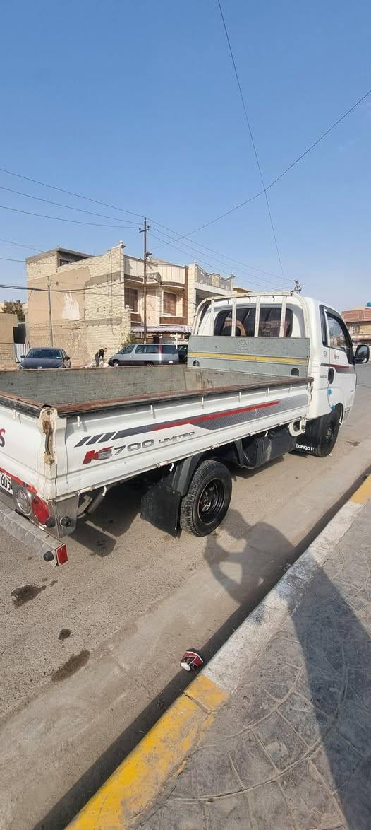 كيه 2700 موديل 2015 رقم مبايل *********** مكاني بغداد  السعر 110$
