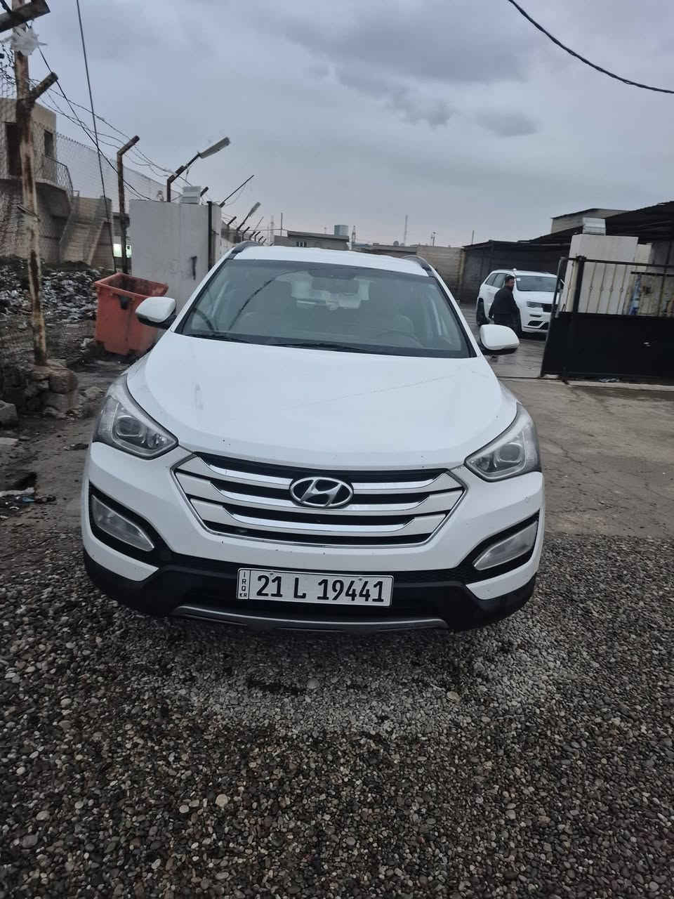 هونداي سنتافي 2016 خليجي ماشيه ذ190KM حقيقي محرك 4 سلندر 2400 مفتوح شرط فحص 
رقم سليمانيه بأسمي شرط تحويل مباشر
مواصفات سياره 
كشنات 7 راكب + تبريد 3 قطع + حساس خلفي + لدات امامي + نضام eco + تحكمات اربع جهات + داخل بيجي صاج + كروز سرعه + ويلكب 19 كروم + 
السعر 175 $  / عنوان كركوك قضاء الدبس-***********
