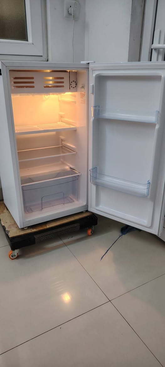 ثلجا حجم صغيرا للبيع ما مستعملا شهرين السعر 120بيها مجال
***********
