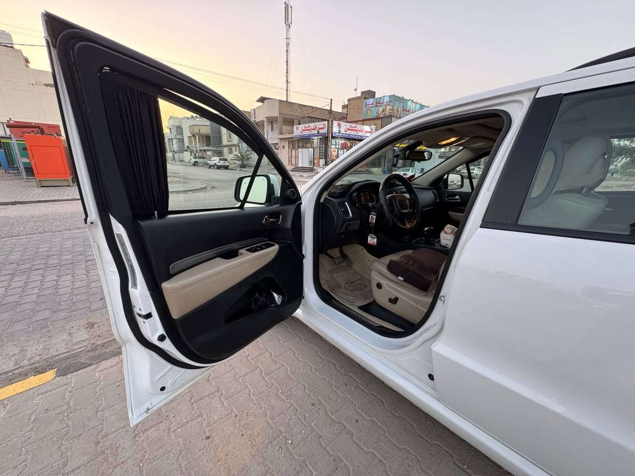 دودج دورنكو مويل 2020 خليجي
محرك 6 سلندر 3600
ماشية 130 
فول GT
داخل عسلي 
كشنات تدفئة خزن ميموري 
ستيرن تدفئة
شاشة كار بلي نظام Uconnect
فتحة 
شفتات ستيرن 
تحكمات ستيرن فول ماعدا الرادار 
شاشات خلفية للركاب بلادي 
باب خلفي كهرباء 
ويل 20 
حساسات امامي خلفي 
اوتو ستوب
بنيد 3 فتحات بلادي
داش كام 
تخم تاير جديد جديد
رقم بغداد شبه مميز انلكيزي الجديد
كير ومحرك مكفولات
دهن كير جديد 
السيارة وارد خليجي مكفولة من الضربة والصبغ السيارة جديدة مثل ما موضح بالصور وبالحقيقة احلى 
السعر 300$ وبي مجال
تلفون *********** مكلف ب النشر رقم صاحب السياره
