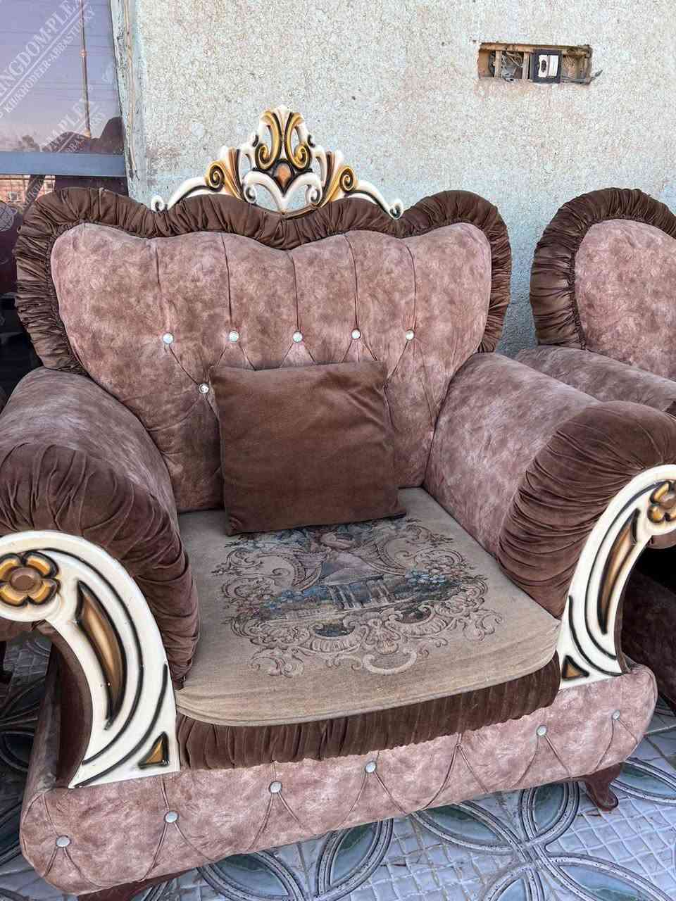 تخم ١٠ مقاعد نضيف جدا العنوان الدوانيه تقيه يم ساحه توديع معمل ومعرض ورده الربيع رقم ***********
بي وتساب متواجدين 
تخم ١٠ مقاعد نضيف جدا العنوان الدوانيه تقيه يم ساحه توديع معمل ومعرض ورده الربيع رقم ***********
