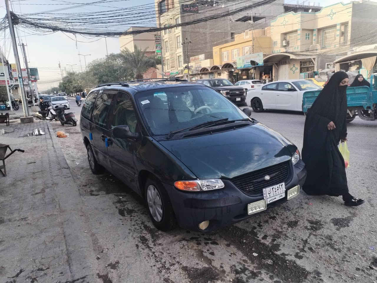 السلام عليكم للبيع دوج كلايسر موديل 2000 رقم بغداد تحويل مباشر محرك وكير جدد تخم تاير جديد باتري جديد تبريد ثلج مكاني كربلاء *********** سعرهه 60 ورقه وبيهه مجال بسيط
