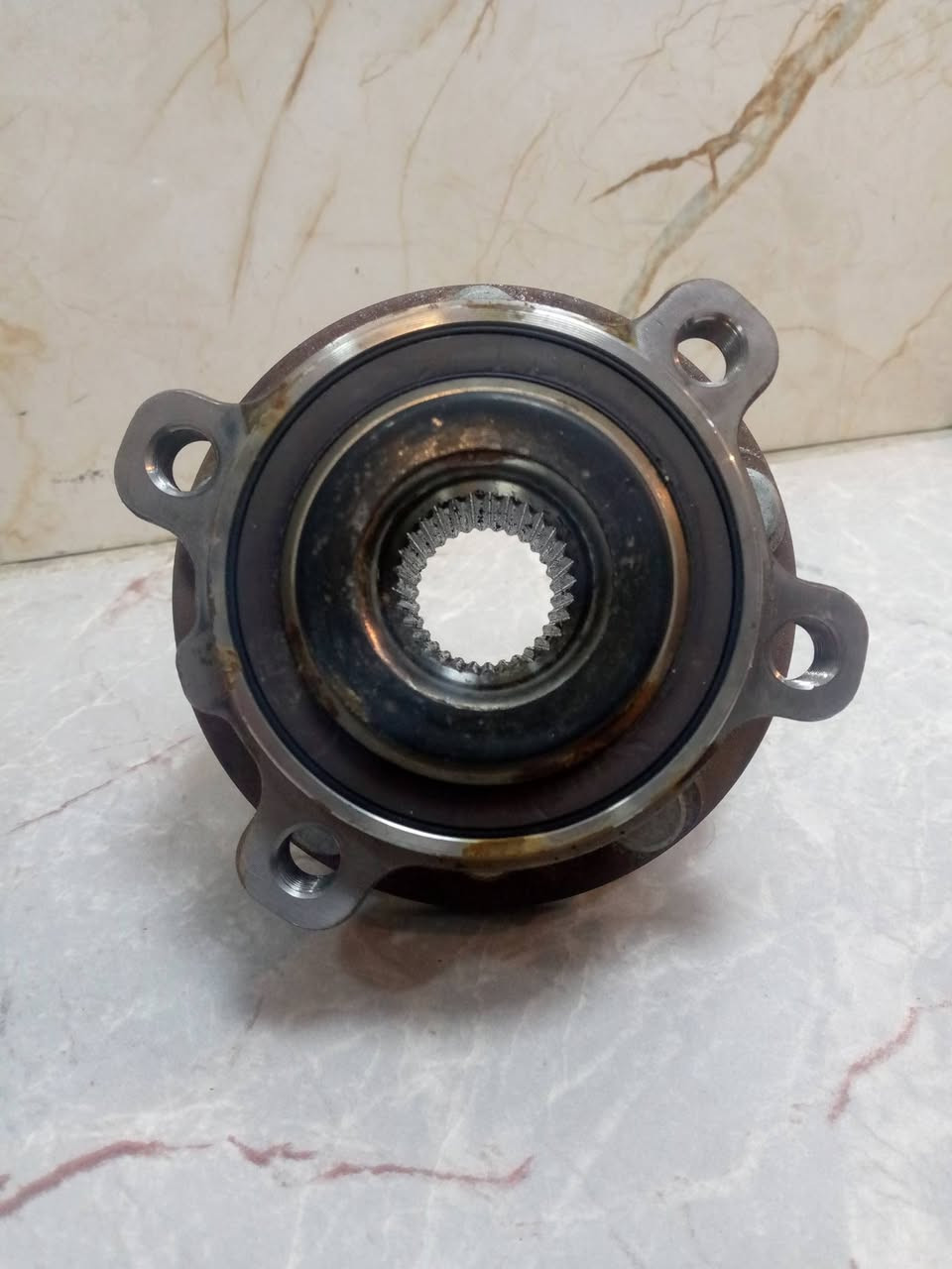 سلام عليكم خوان بوربرن سبورتج موديل 25 للبيع تفصيخ وكاله علشد لان للامانه رحت اشتري تك محد باع اله زوج كامل وهاذه رقمي *********** وبخدمتكم
