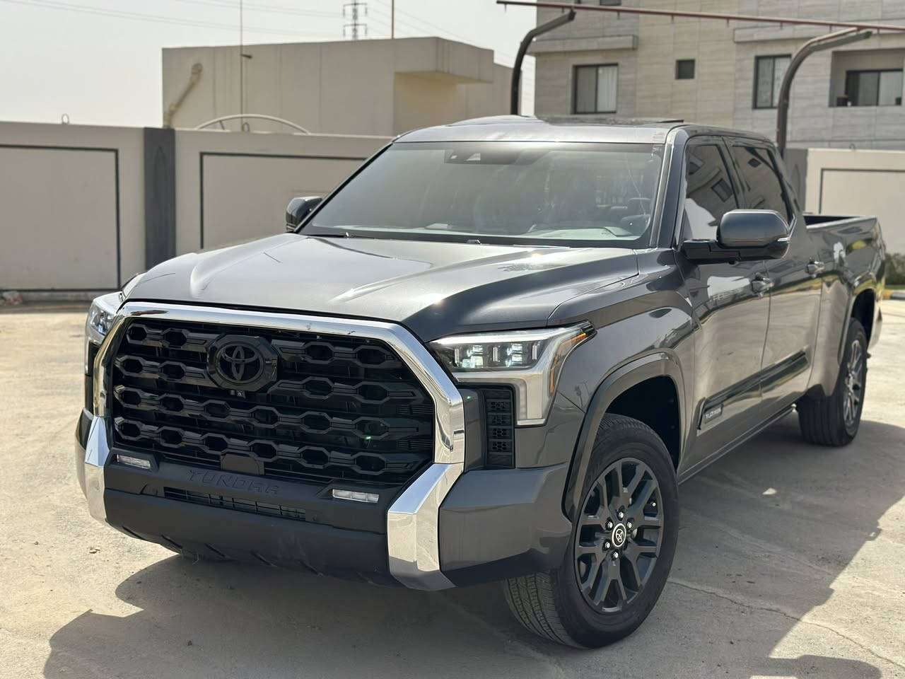 للبيع
تيوتا تندرا 

موديل (2023) 

بلاتنيوم فول 1/1 

شاشه جبيره تحكمات استيرن 

5 كامرات 360 

بانورما تشغيل عن بعد 

صندوق كهرباء 

قطعتين تبريد 

كشنات تتفئه تبريد 

شاحن.لاسلكي 

دوسات كهربائيه 

السعر (315) وبيه مجال 

حره بدون رقم منفيس بسمي 

حادث تبديل قطعتين فقط جاملغ وبنيد 

الاتصال (***********)

