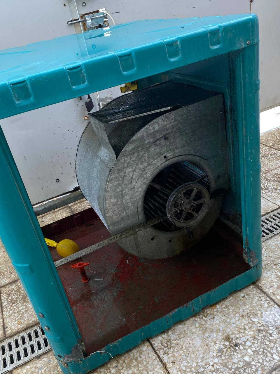 مبردة برڤاب ايرانية للبيع
نقص ماطور فقط
كشرها نضيف جدًا ستخدام كم شهر
سعرها 70 وبيها مجال
مكاني بغداد المحمودية 
للأستفسار اتصل ***********
