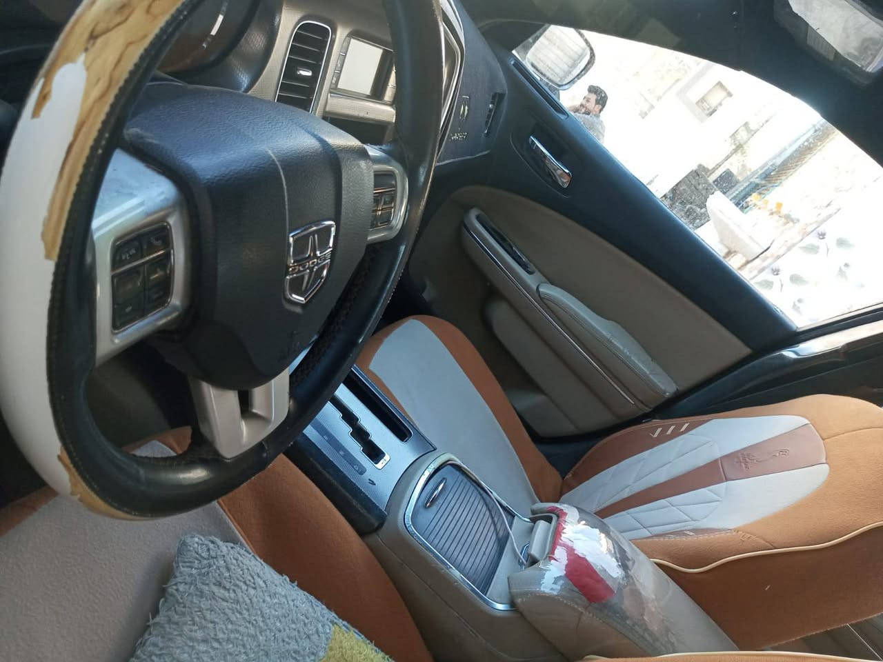 السلام عليكم للبيع سياره جاهزه للعمل موديل 2011 مكلف بالنشر الاستفسار الاتصال على الرقم ***********
