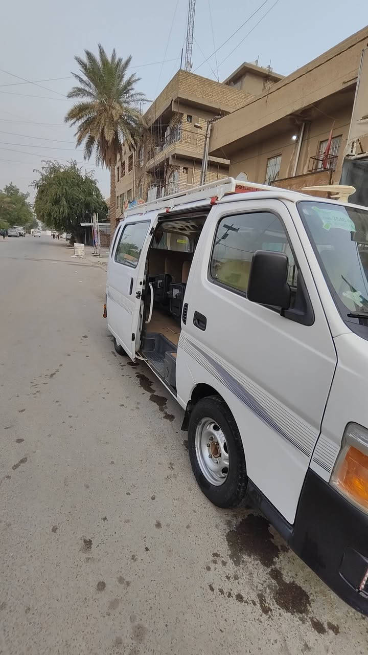 سلام عليگم نيسان يورفان موديل 13 لرقم كربلاء  السعر 170 وبيها مجال قليل ***********
