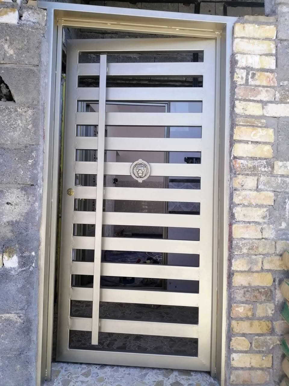 اني صباغ حديد بيبان شبابيك باسعار مناسبه رقمي
📍
 ***********
